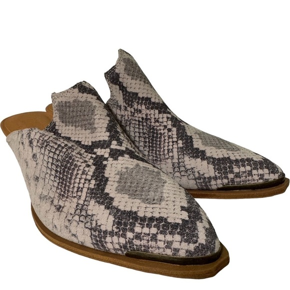 NWT Dingo Knockout Natural Gray Snake Print Suede Leather Slip On Mules Size 9 - Picture 8 of 15